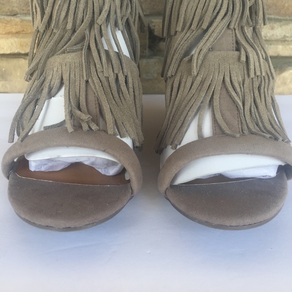 [Material Girl] taupe fringe wedge heel shoe new 9 - Picture 3 of 6